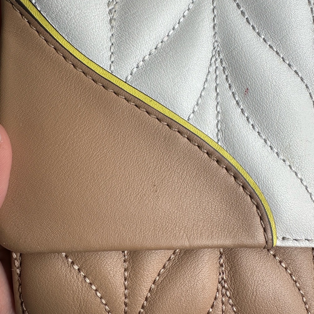 EUC Kate Spade Emelyn Briar Lane quilted bag medium - Picture 4 of 10